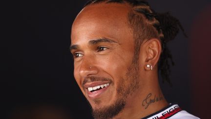 Le pilote de Formule 1, Lewis Hamilton, le 30 mars 2023. (MARTIN KEEP / AFP)