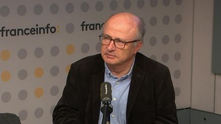 Yves Mérillon, porte-parole des Restos du cœur, était l'invité de franceinfo, le 3 mars 2023. (FRANCEINFO / RADIO FRANCE)