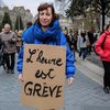 Une manifestante contre la réforme des retraites à Nantes (Loire-Atlantique), le 31 janvier 2023. (MAYLIS ROLLAND / HANS LUCAS / AFP)