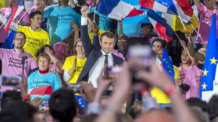 Emmanuel Macron lors d'un meeting à Paris, le 1er mai 2017. (GILLES ROLLE / REA)