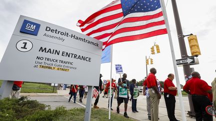 Manifestation devant General Motors à Detroit (Michigan), le 25 septembre 2019. (BILL PUGLIANO / GETTY IMAGES NORTH AMERICA)