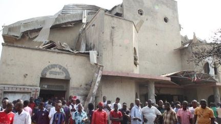 L'église Sainte-Thérése se trouvant dans le district de Madala Zuba proche d'Abuja, détruite par un attentat le 25 décembre 2011. (AFP PHOTO / Sunday Aghaeze)