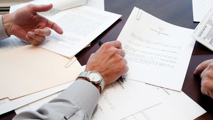 Un conseiller en patrimoine peut vous aider dans la gestion de vos biens. (JODIJACOBSON / E+ / GETTY IMAGES)