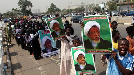 Des membres du Mouvement islamique au Nigeria prennent part à une manifestation contre la détention de leur dirigeant Ibrahim Zakzaky à Abuja le 22 janvier 2019. (SODIQ ADELAKUN / AFP)