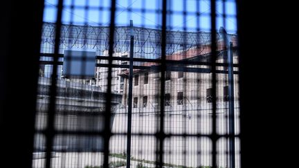 Vue de la prison de la Santé, à Paris, en avril 2019 (illustration). (STEPHANE DE SAKUTIN / AFP)