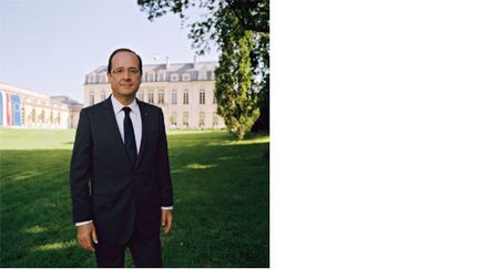 La photo officielle du pr&eacute;sident de la R&eacute;publique, Fran&ccedil;ois Hollande. (RAYMOND DEPARDON / MAGNUM PHOTOS /  LA DOCUMENTATION FRANCAISE)