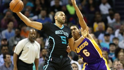 En 2017, Charlotte, Los Angeles et toutes les autres franchises NBA arboreront de la publicité sur le maillot.  (STREETER LECKA / GETTY IMAGES NORTH AMERICA)