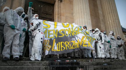 Manifestation devant la préfecture de Seine-Maritime à Rouen, le 8 octobre 2019.&nbsp; (LOU BENOIST / AFP)