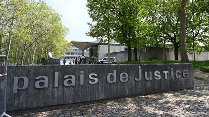 Le maire PS d'Orsay, en Essonne, et deux élus ont été agressé par une habitante de la commune, lundi, lors d'une réunion publique. (EMMANUEL DUNAND / AFP)