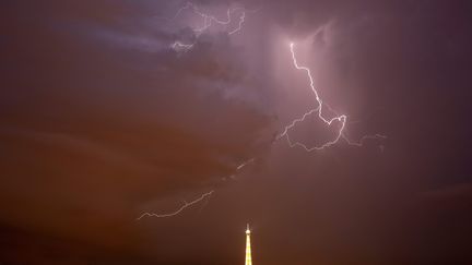 Un orage violent a touch&eacute; Paris, le 8 juin 2014. (  MAXPPP)