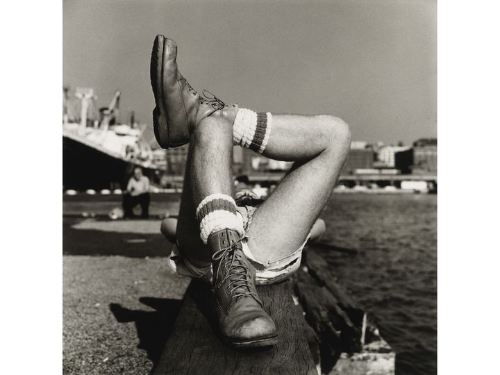 Peter Hujar, Christopher Street Pier (2), 1976, The Morgan Library &amp; Museum, achat en 2013 grâce au Charina Endowment Fund&nbsp; (© Peter Hujar Archive, LLC, courtesy Pace/MacGill Gallery, New York and Fraenkel Gallery, San Francisco)