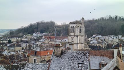 Les toits verglacés de Tonnerre (Bourgogne-Franche-Comté), le 10 janvier 2024 (photo d'illustration).. (KARINE DECALF / RADIO FRANCE)