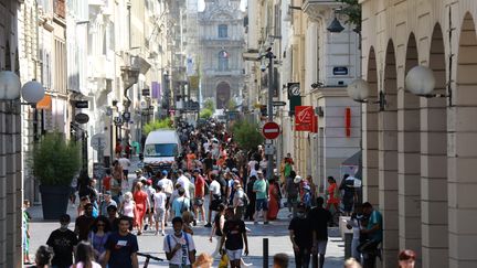 La rue commerçante Saint-Ferréol à Marseille, le 20 juillet 2020. (VALERIE VREL / MAXPPP)