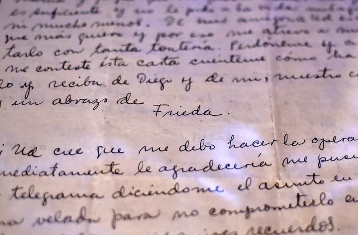 Lettre de Frida Kahlo exposée dans la maison de Diego Rivera
 (RONALDO SCHEMIDT / AFP)