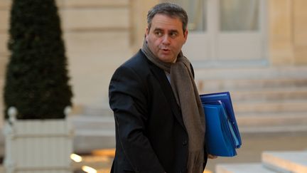 Le ministre du Travail, Xavier Bertrand, le 18 janvier 2012 &agrave; Paris, &agrave; l'occasion du "sommet contre la crise" &agrave; l'Elys&eacute;e. (PHILIPPE WOJAZER / AFP)