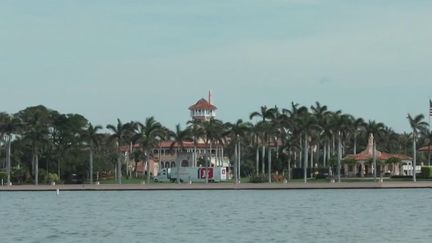 Donald Trump a rejoint sa luxueuse résidence de Mar a Lago, en Floride (France 2)