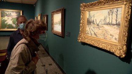 Parmi les 9 tableaux exposés au musée des Beaux-Arts de Rouen, cette toile de&nbsp;Claude Monet :&nbsp;Route, effet de neige, soleil couchant&nbsp;- Rouen, musée des Beaux-Arts (MNR 1002) (E. Laperdrix /  France Télévisions)