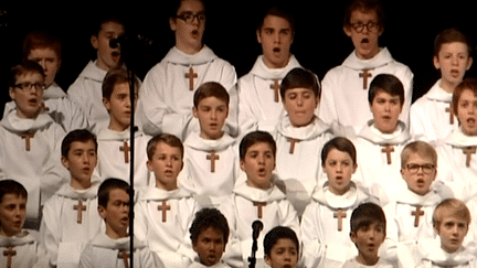 Les Petits Chanteurs à la Crroix de Bois pour un concert de remerciement
 (France 3)