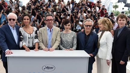 Michael Caine, Madalina Ghenea, le réalisateur Paolo Sorrentino, Rachel Weisz, Harvey Keitel, Jane Fonda et Paul Dano
 (AFP PHOTO / ANNE-CHRISTINE POUJOULAT)