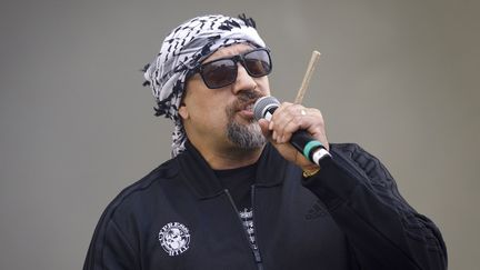 B-Real de Cypress Hill sur scène à Cologne le 7 juillet 2019 et Sen Dog de Cypress Hill sur scène à Arras le 5 juillet 2019. (CHRISTOPH HARDT / GEISLER-FOTOPRES / AFP  - LUDOVIC MAILLARD / VOIX DU NORD / MAXPPP)