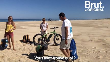 L'association Big'Up Cyclean propose des ballades à vélo à moindre coût, au cours desquelles les cyclistes ramassent les déchets qu'ils croisent dans la nature. Brut les a suivis pendant une "chasse aux déchets".