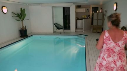 Consommation : la location de piscines entre particuliers progresse&nbsp; (France 2)