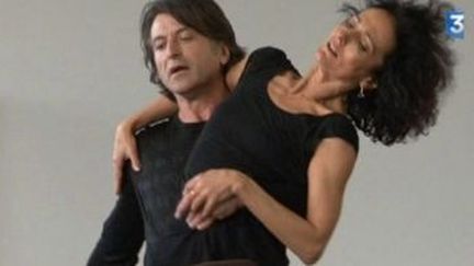 Jean-Charles Gil , chorégraphe et danseur dans &quot;Trace avec moi&quot; au théâtre Les Salins
 (Culturebox)