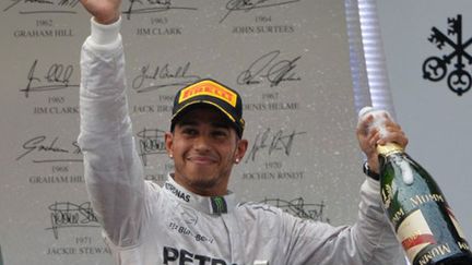 La joie du pilote britannique Lewis Hamilton