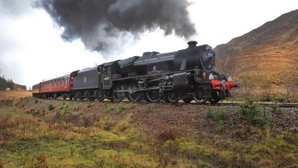 Le Jacobite Steam Train, en circulation en Ecosse, le 22 novembre 2018. (MANUEL COHEN / AFP)