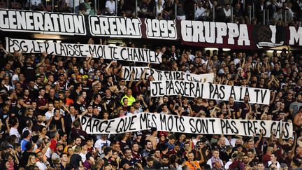 La banderole des supporters messins, qui a provoqué l'interruption du match de Ligue 1 entre Metz et Paris le 30 août 2019. (JEAN-CHRISTOPHE VERHAEGEN / AFP)