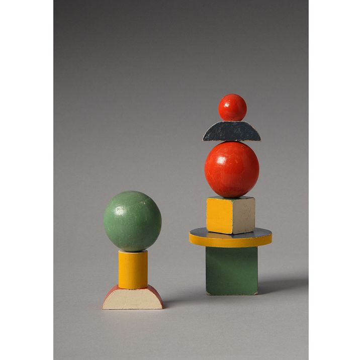 Alma Buscher, Toupies, bois peint, 1923
 (Die Neue Sammlung - The Design Museum / Photo Alexander Laurenzo)