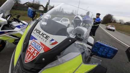 Une moto de police des CRS, le 17 mars 2023. Image d'illustration. (MICHAEL DESPREZ / MAXPPP)