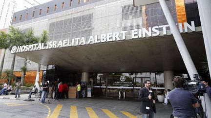 &nbsp; (Pelé va sortir ce mardi de l'hôpital Albert Einstein de Sao Paulo © REUTERS/Paulo Whitaker)