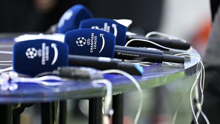 Une zone médias lors d'un match de&nbsp;la Ligue des champions, le 12 avril 2022, à l'Allianz Arena de Munich (Allemagne). (ANGELIKA WARMUTH / DPA / AFP)