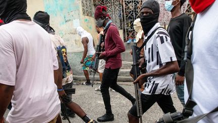 Le 19 septembre 2023, les gangs haïtiens dans la rue de Port-au-Prince pour demander la démission du Premier ministre Ariel Henry. (JOHNSON SABIN / MAXPPP)