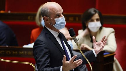 Jean-Michel Blanquer s'exprime devant les députés à l'Assemblée nationale (Paris), le 23 novembre 2021. (THOMAS SAMSON / AFP)