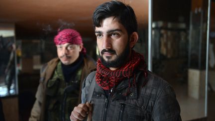 Un ancien soldat du r&eacute;gime, qui a rejoint les rebelles &agrave; Alep, en janvier 2013. (AAMIR QURESHI / AFP)