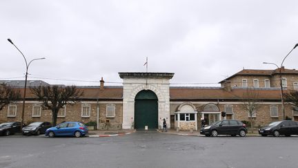 L'entrée principale de la prison de Fresnes (Val-de-Marne), le 13 janvier 2015.&nbsp; (MATTHIEU ALEXANDRE / AFP)