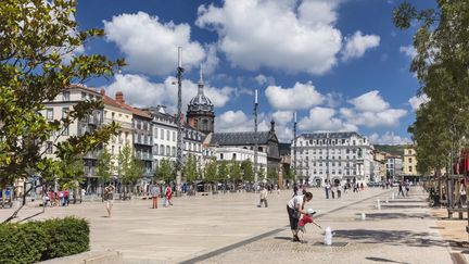 La Place de Jaude à Clermont-Ferrand (Office de tourisme de Clermont Ferrand)