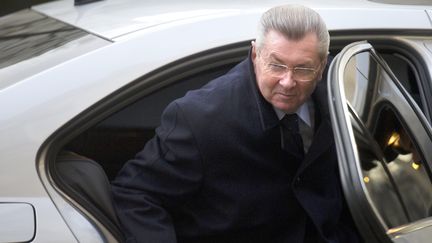 Henri de Raincourt, alors ministre de la Coopération et des Relations avec le Parlement, au ministère de l'Intérieur, à Paris, le 4 janvier 2012.&nbsp; (FRED DUFOUR / AFP)