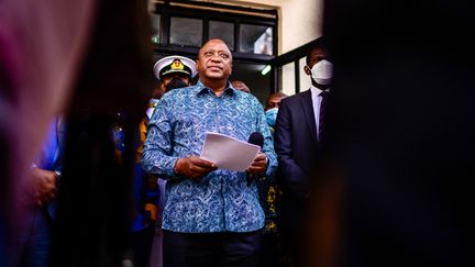 Le président Uhuru Kenyatta lors de l'inauguration d'un hôpital dans le bidonville de Kibera à Nairobi, le 29 septembre 2021.


 (GORDWIN ODHIAMBO / AFP)