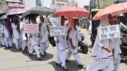 Des Indiennes manifestent après le viol de deux adolescentes, le 8 mai 2018 à Ranchi, dans l'Etat du Jharkhand&nbsp;(Inde). (AFP)