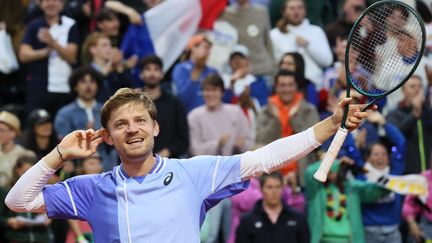 Un chambrage qui fait parler. Après avoir été chahuté par le public français, le Belge David Goffin a répondu à l'issue de sa victoire sur Giovanni Mpetshi Perricard. Le Belge a déploré le caractère "irrespectueux" des spectateurs. (BENOIT DOPPAGNE / AFP)