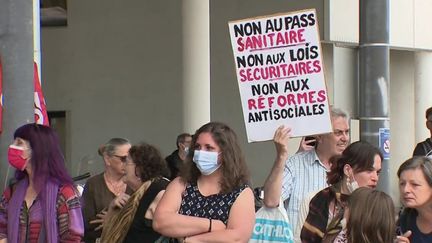 Vaccination obligatoire : les soignants manifestent leur colère