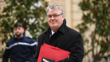 Le haut-commissaire aux retraites&nbsp;Jean-Paul Delevoye lors d'une réunion à Matignon, le 25 novembre 2019.&nbsp; (ERIC FEFERBERG / AFP)