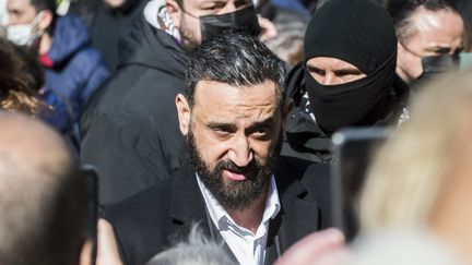 Cyril Hanouna assiste aux funérailles de Jean-Pierre Pernaut à Paris, le 9 mars 2022. (MAGALI COHEN / HANS LUCAS / AFP)