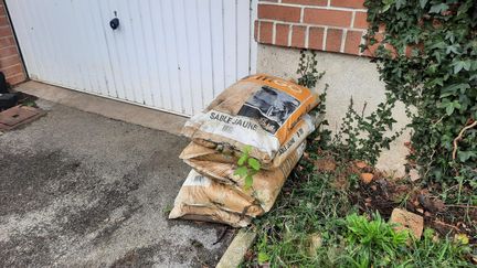 Début janvier 2024, une deuxième vague d'inondations touchait le Pas-de-Calais. Des centaines de communes sont alors reconnues en état de catastrophe naturelle. Un an après, la commune de Thérouanne, près de Saint-Omer, est encore convalescente.