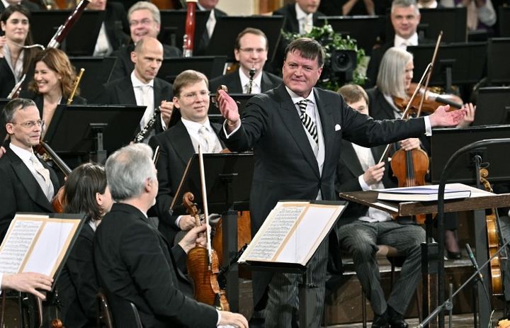 Christian Thielemann à la tête de l'Orchestre philharmonique de Vienne pour le concert du Nouvel An
 (HANS PUNZ / APA / AFP)