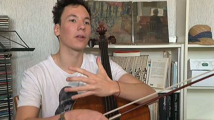 Edgar Moreau fait corps navec son violoncelle
 (France 2 / culturebox)