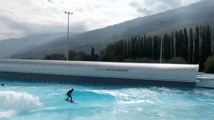 Gironde : un projet de surf park géant fait polémique (France 2)